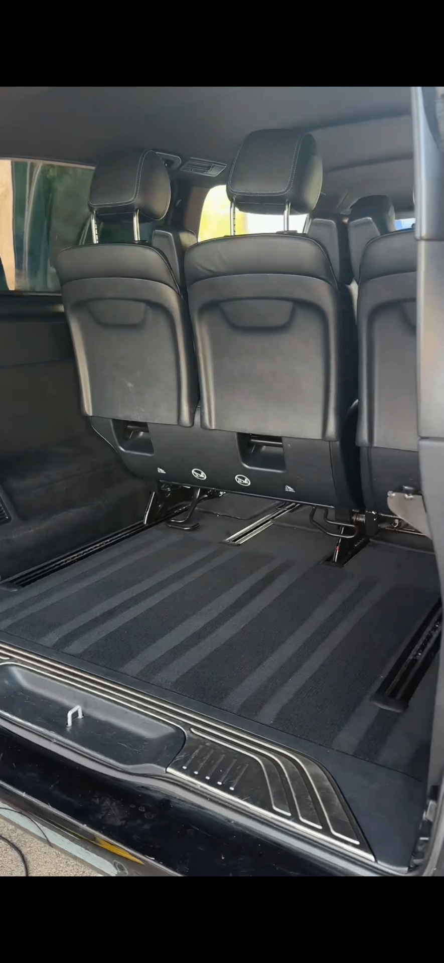 Intérieur de taxi remis à neuf par Clean My Ride 66 après